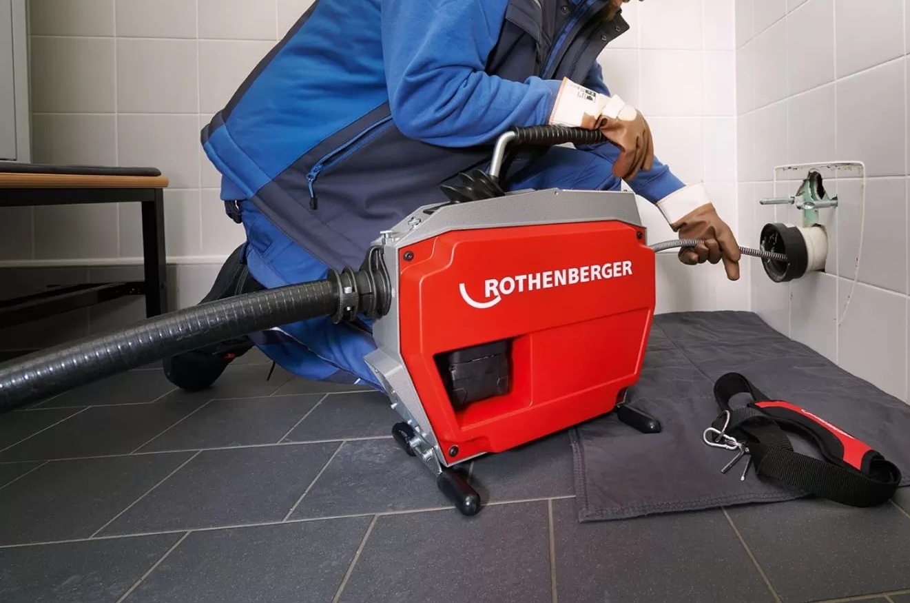 Čištění kanalizace od WC.